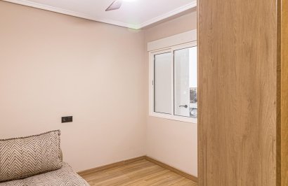 Resale - Apartamento - Torrevieja - Acequion