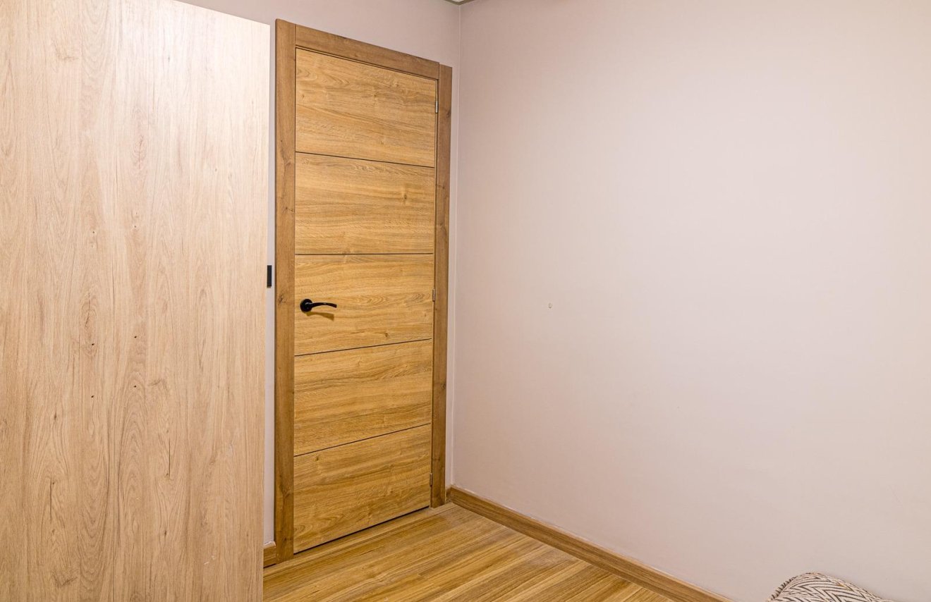 Resale - Apartamento - Torrevieja - Acequion