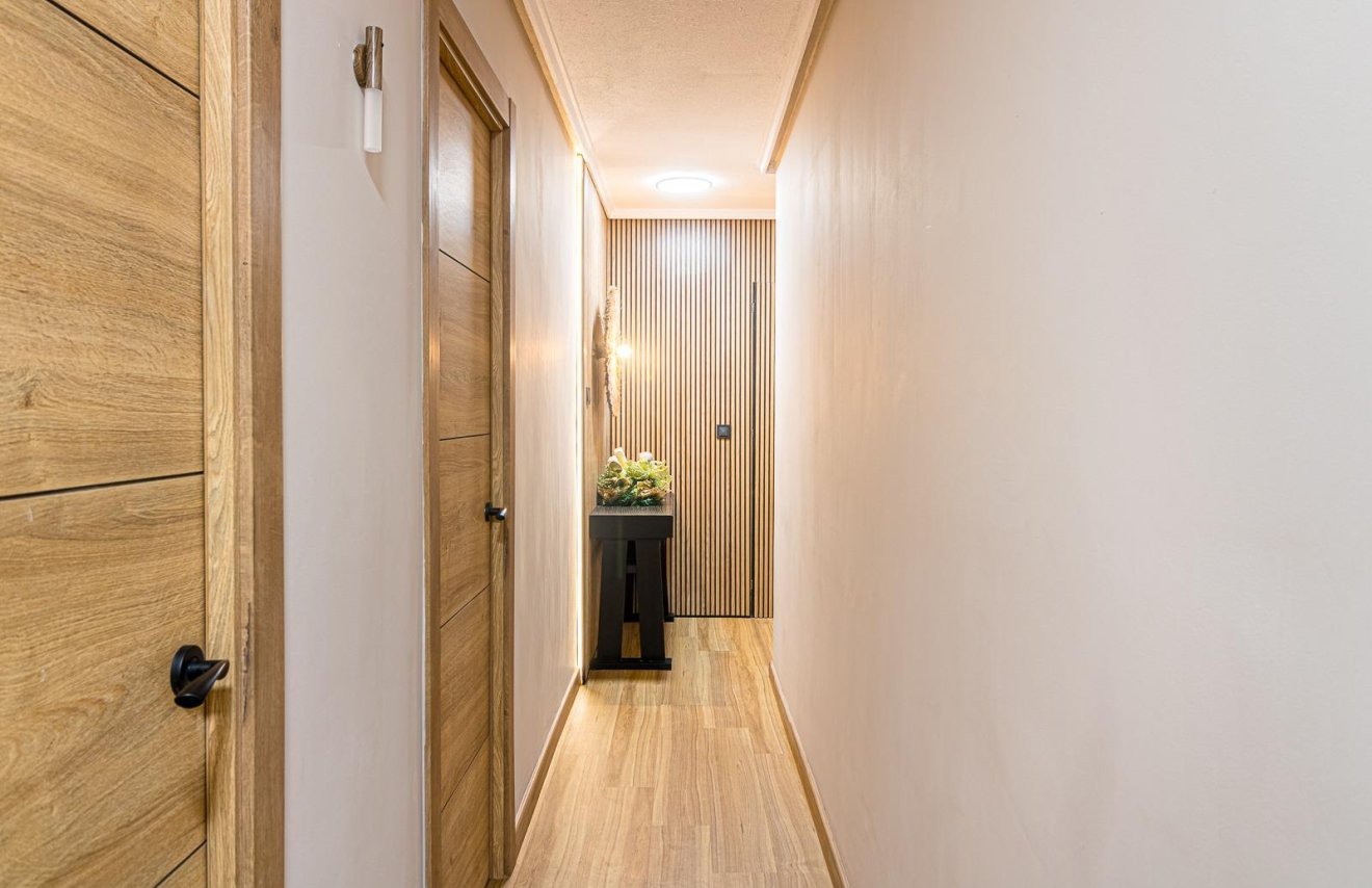 Resale - Apartamento - Torrevieja - Acequion