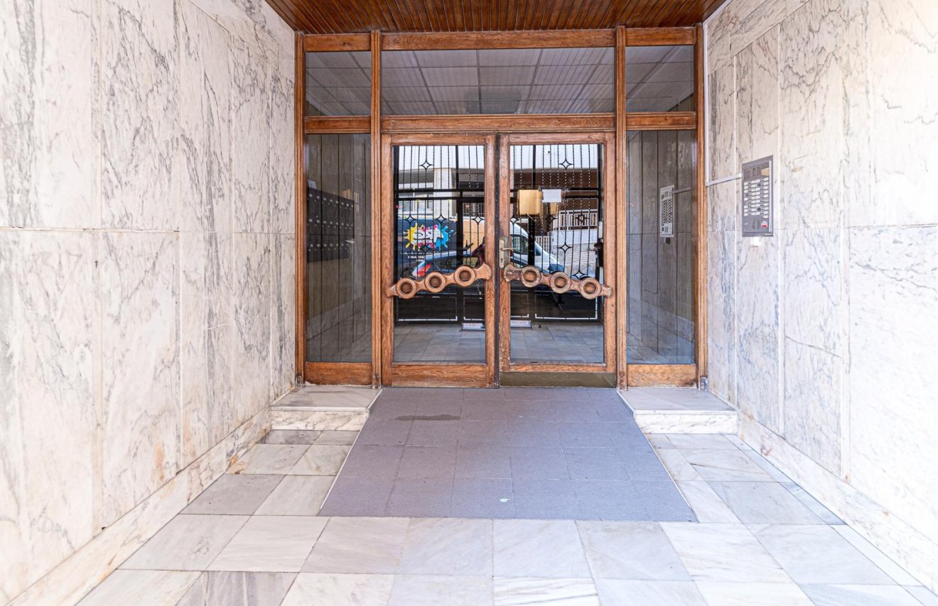 Resale - Apartamento - Torrevieja - Acequion