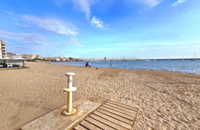 Resale - Apartamento - Torrevieja - Acequion