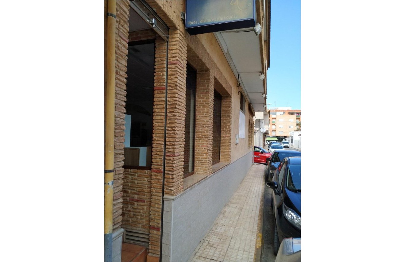 Reventa - Local comercial - Pilar de la Horadada