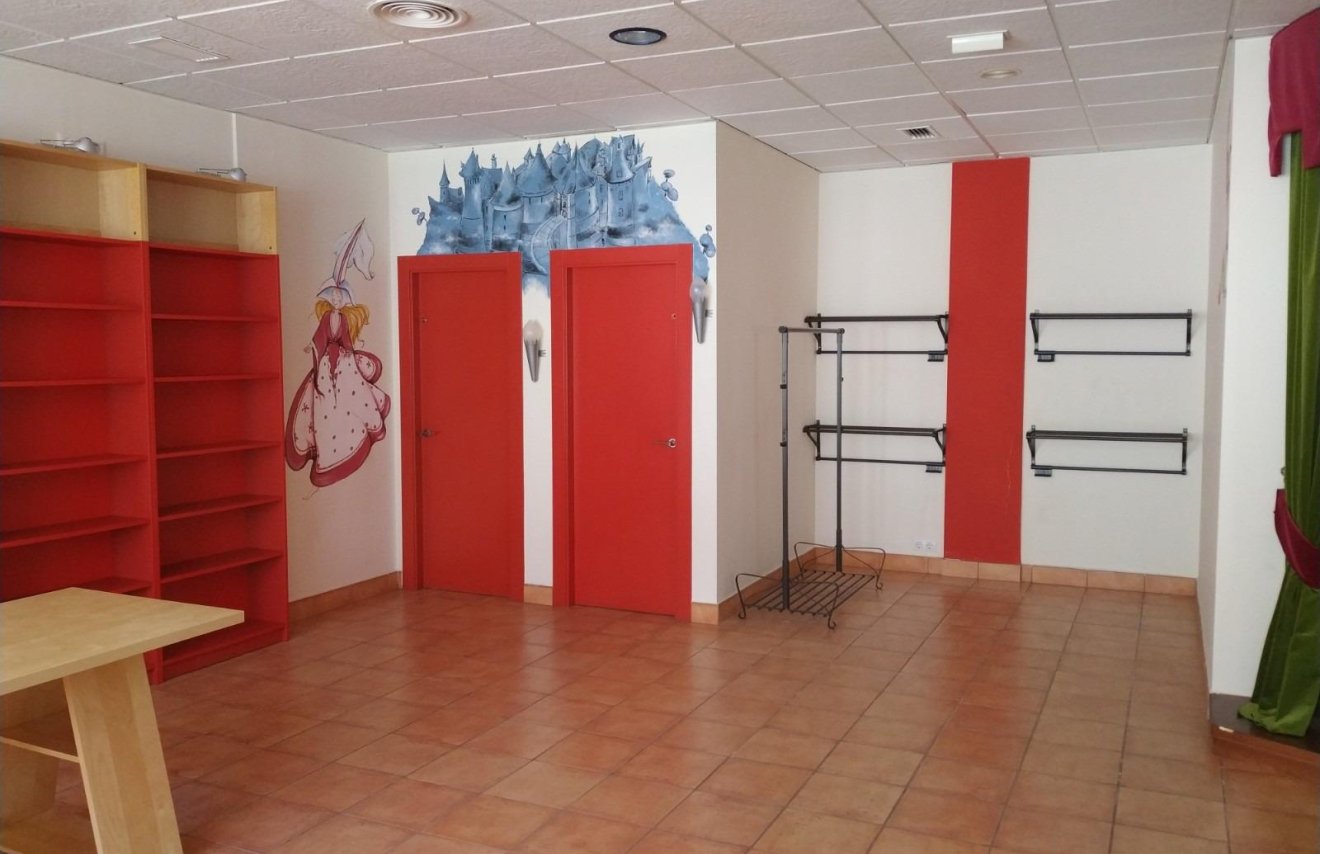 Reventa - Local comercial - Pilar de la Horadada