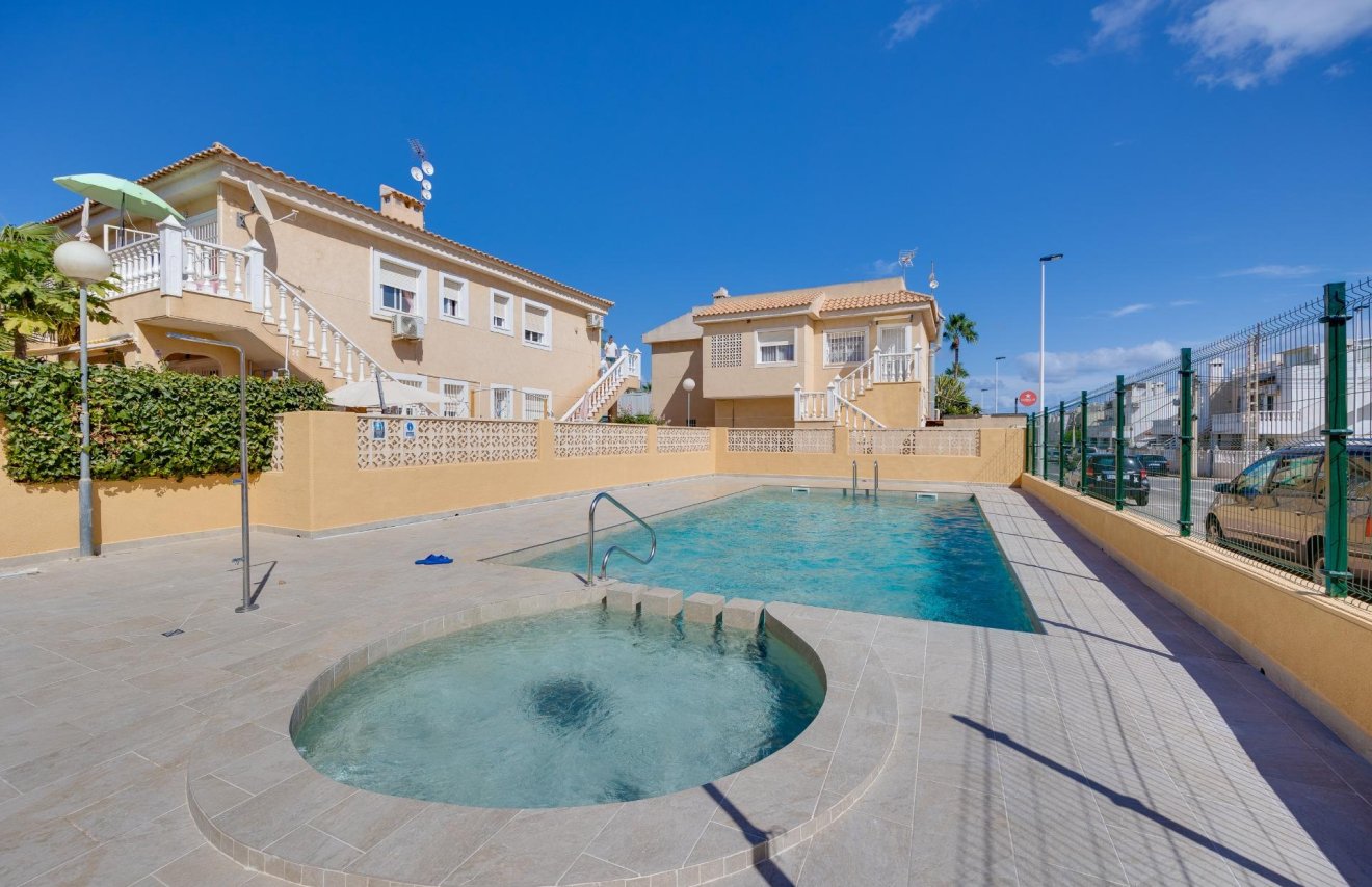 Reventa - Bungalow Planta Baja - Torrevieja - Los Frutales