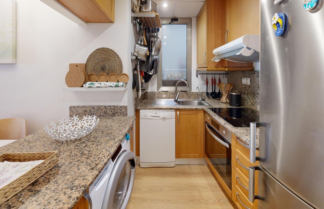 Resale - Apartamento - Torrevieja - Playa de los Locos