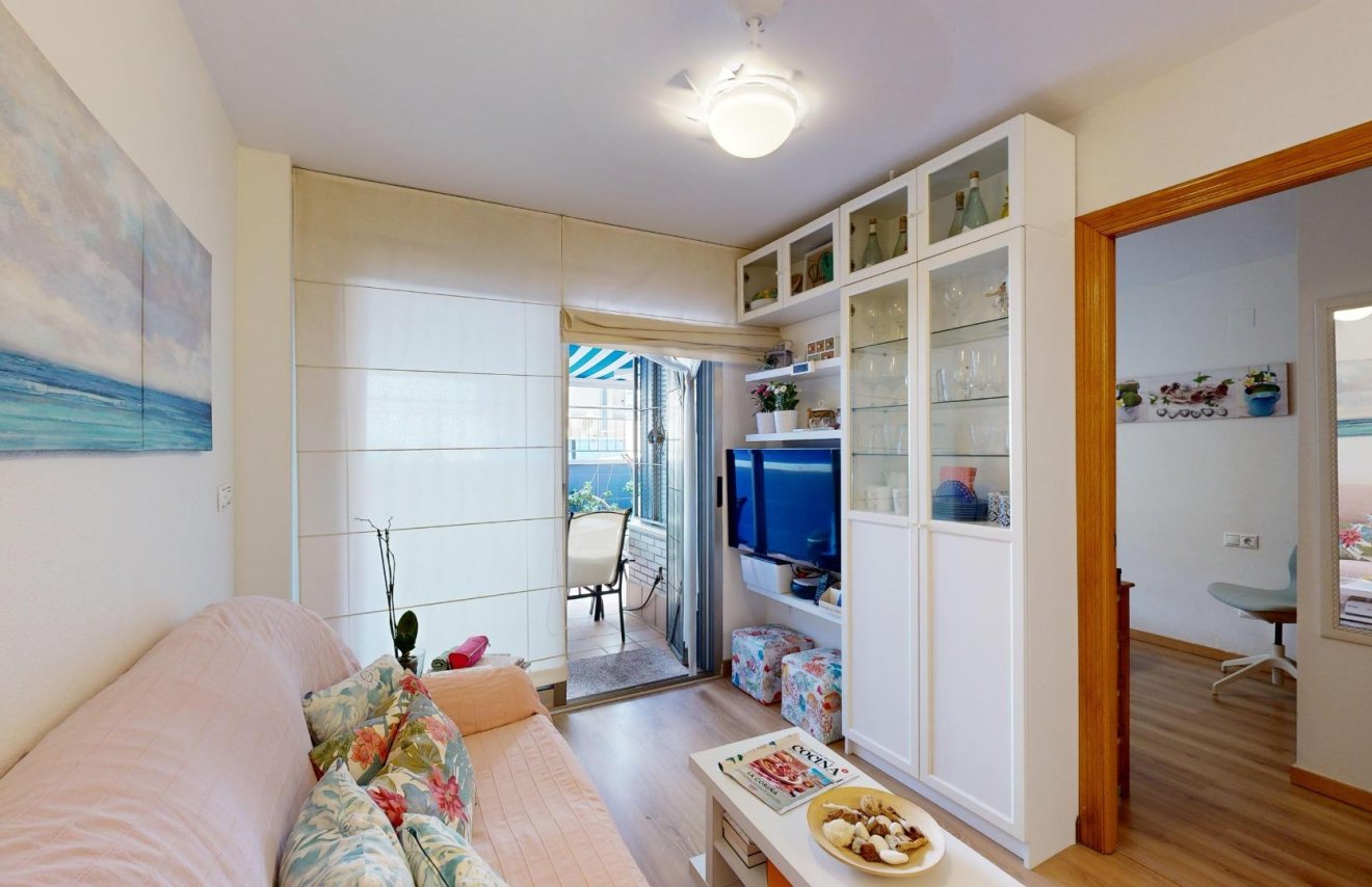 Resale - Apartamento - Torrevieja - Playa de los Locos