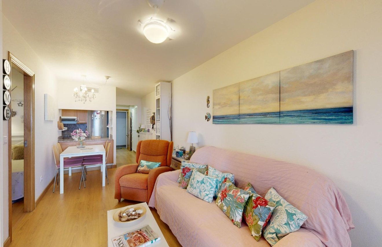 Resale - Apartamento - Torrevieja - Playa de los Locos