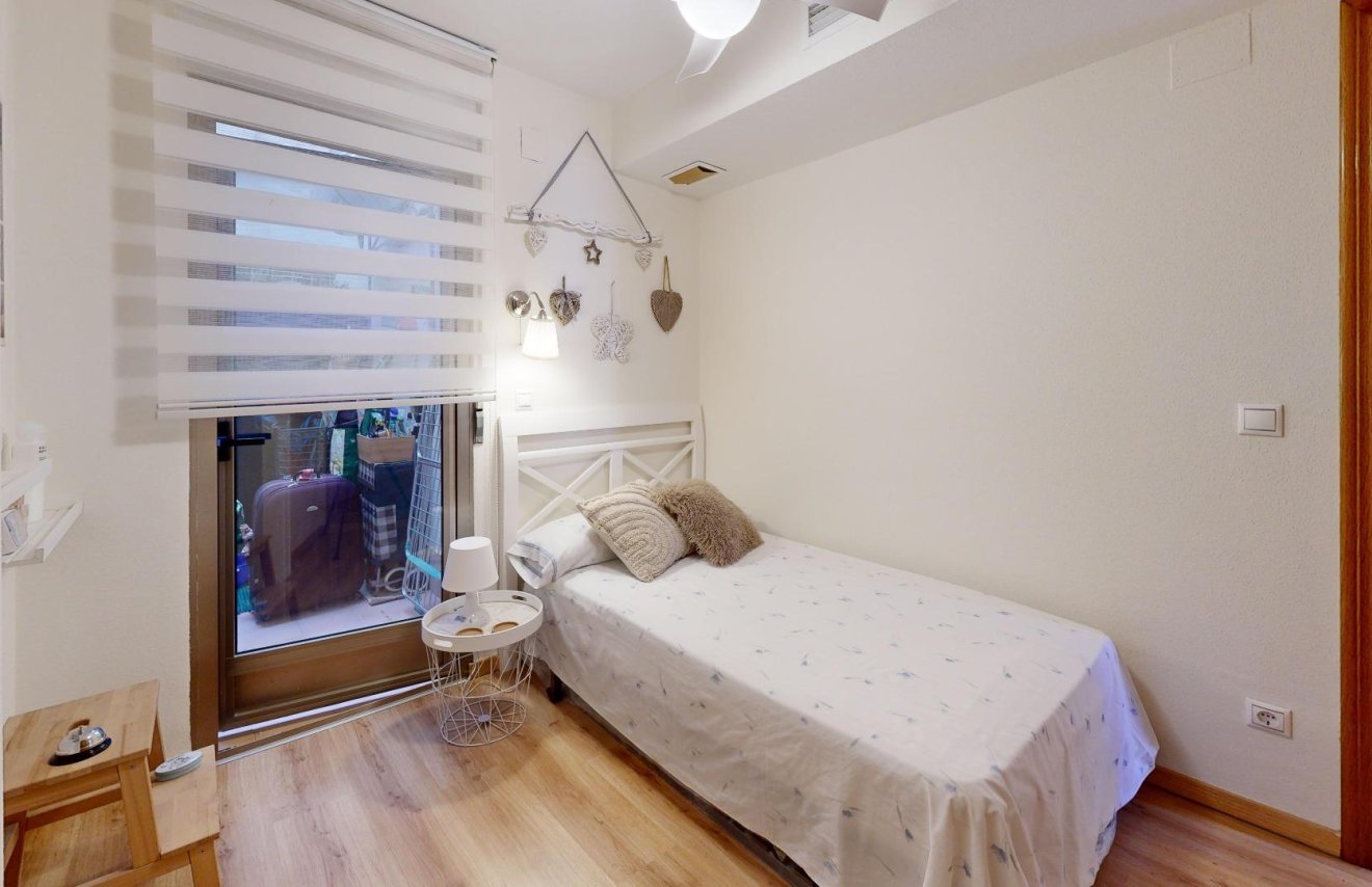 Resale - Apartamento - Torrevieja - Playa de los Locos
