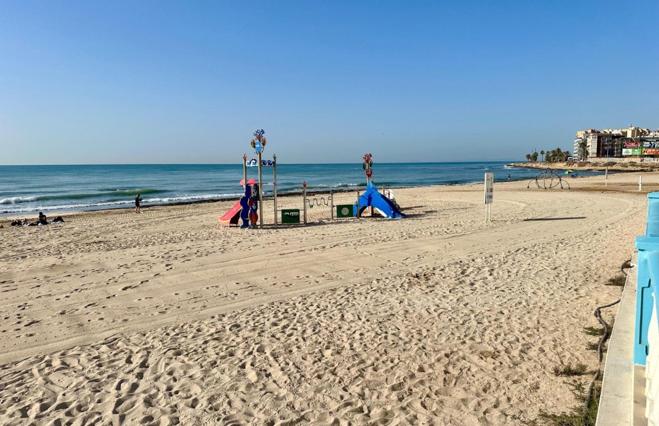 Resale - Apartamento - Torrevieja - Playa de los Locos