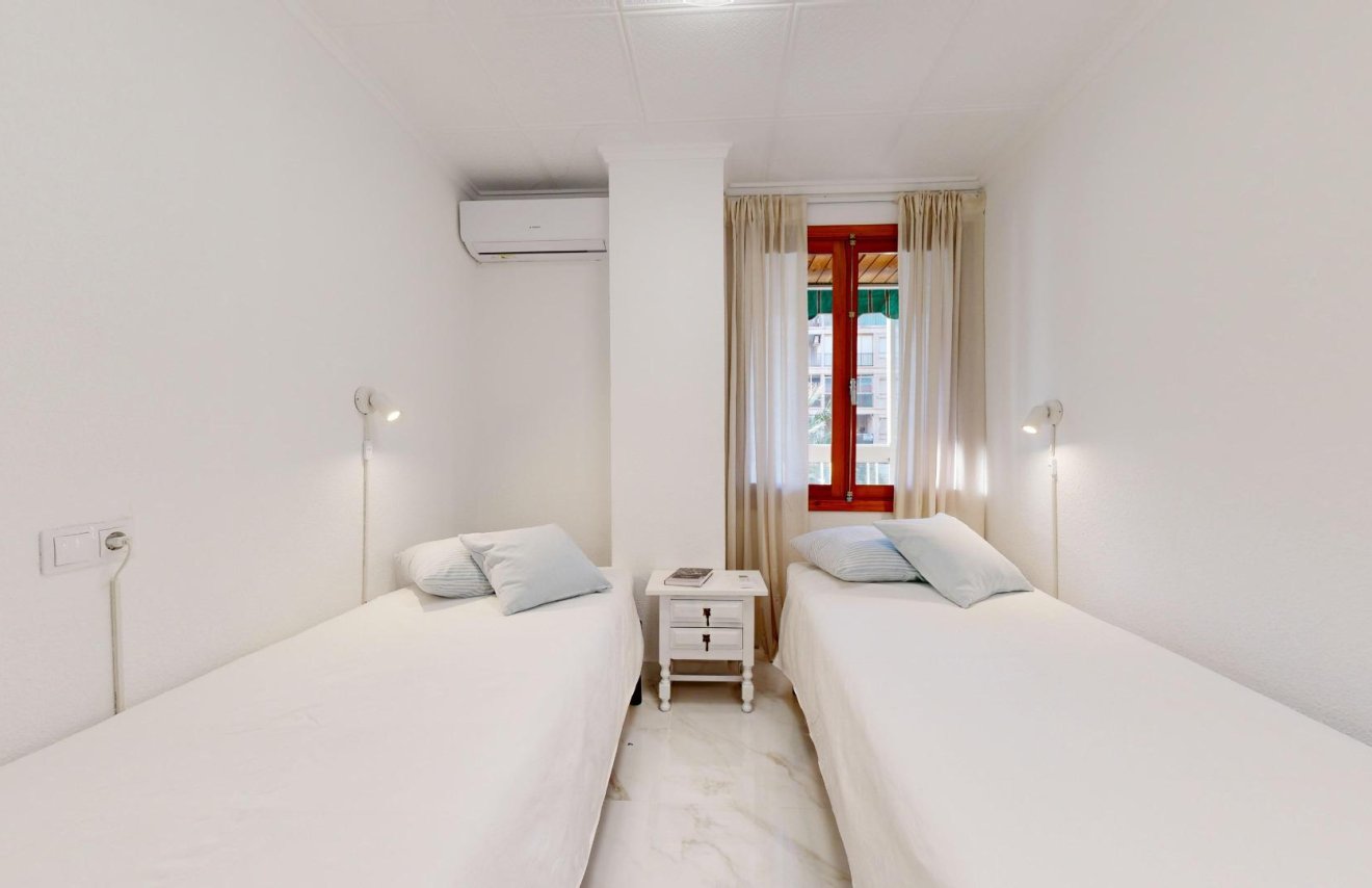 Resale - Apartamento - Torrevieja - Acequion