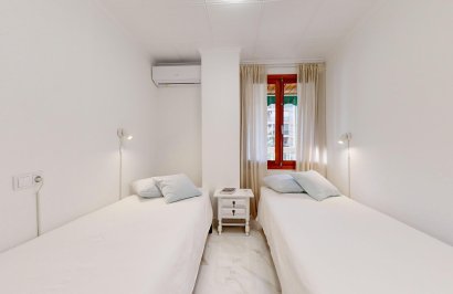 Resale - Apartamento - Torrevieja - Acequion