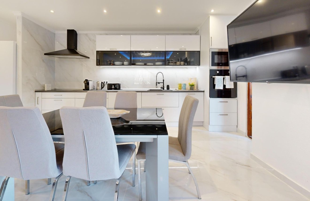 Resale - Apartamento - Torrevieja - Acequion