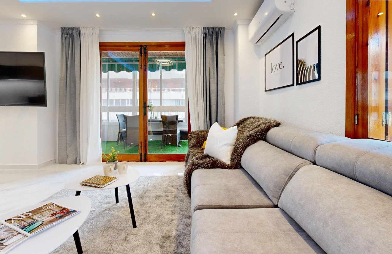 Resale - Apartamento - Torrevieja - Acequion