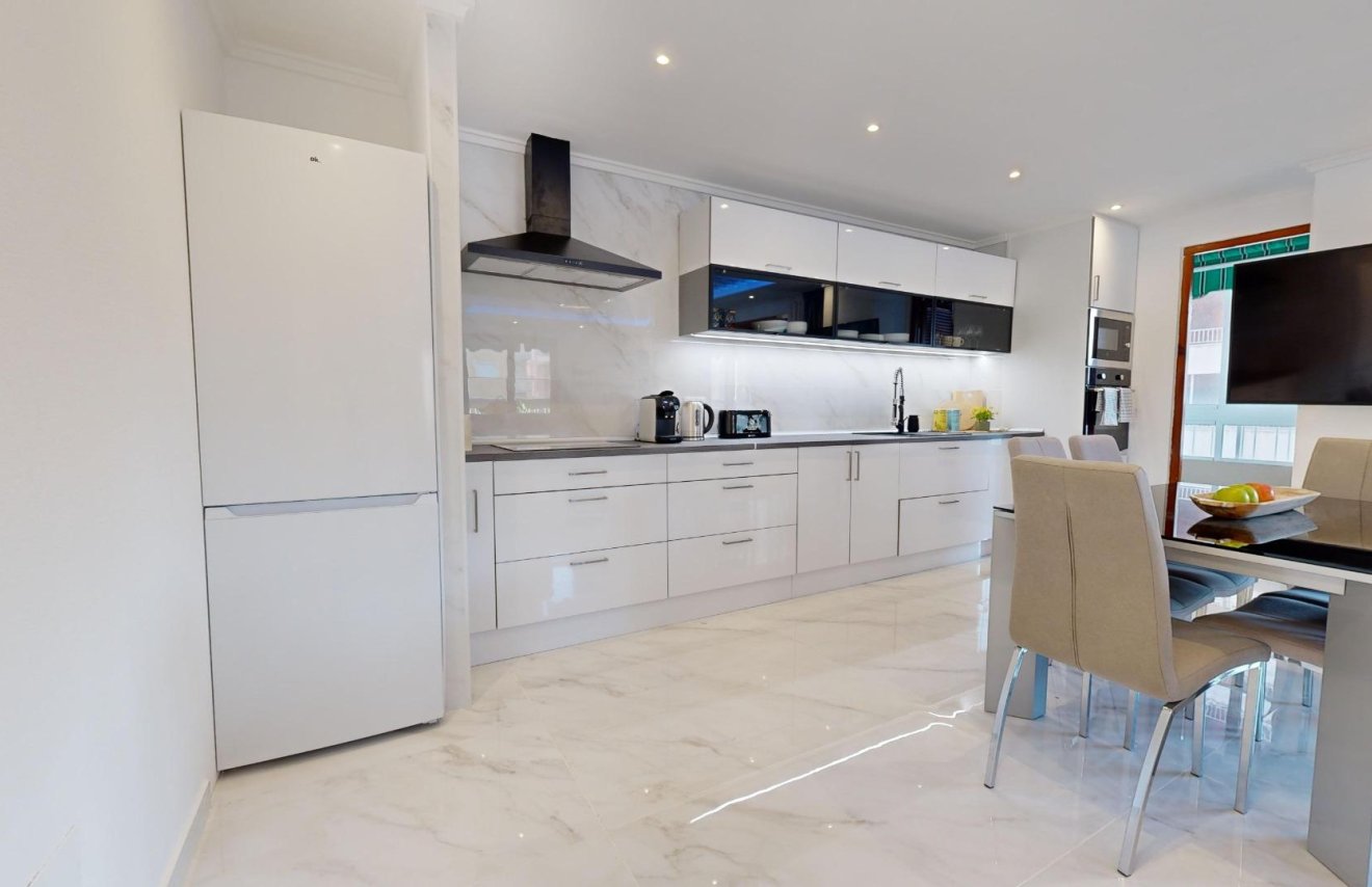 Resale - Apartamento - Torrevieja - Acequion