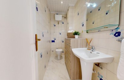 Resale - Apartamento - Torrevieja - Acequion