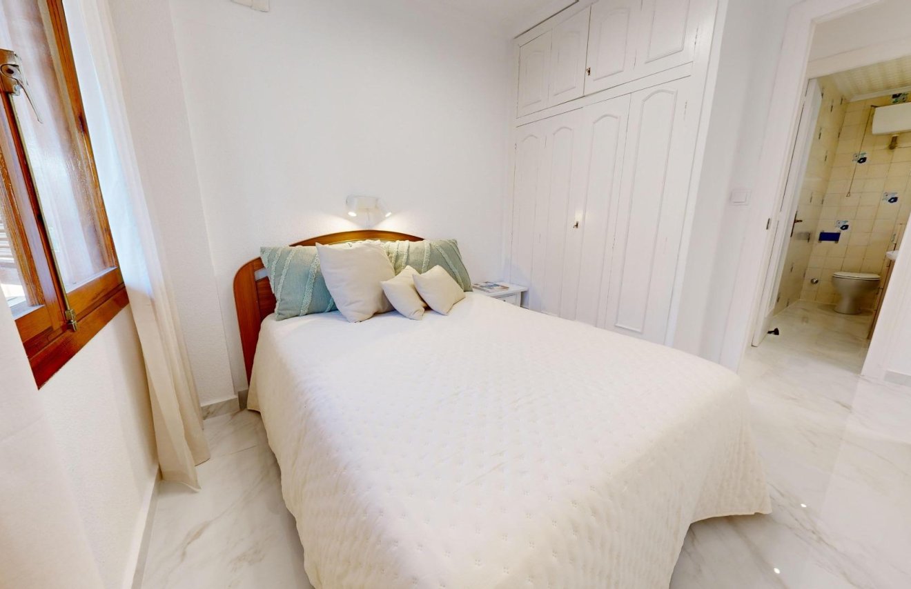 Resale - Apartamento - Torrevieja - Acequion