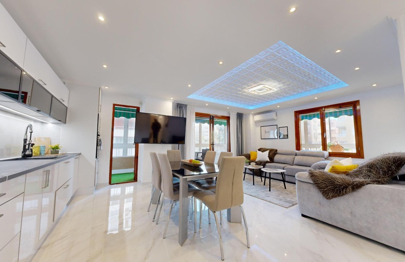 Resale - Apartamento - Torrevieja - Acequion