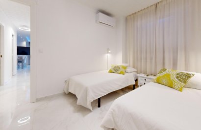 Resale - Apartamento - Torrevieja - Acequion