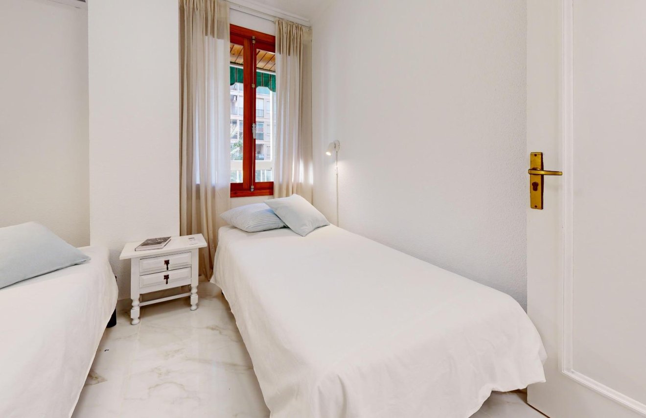 Resale - Apartamento - Torrevieja - Acequion