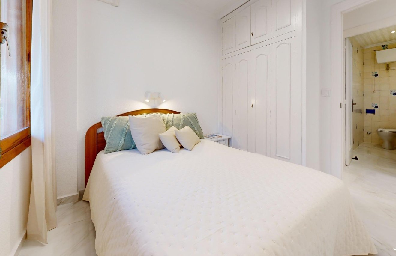 Resale - Apartamento - Torrevieja - Acequion