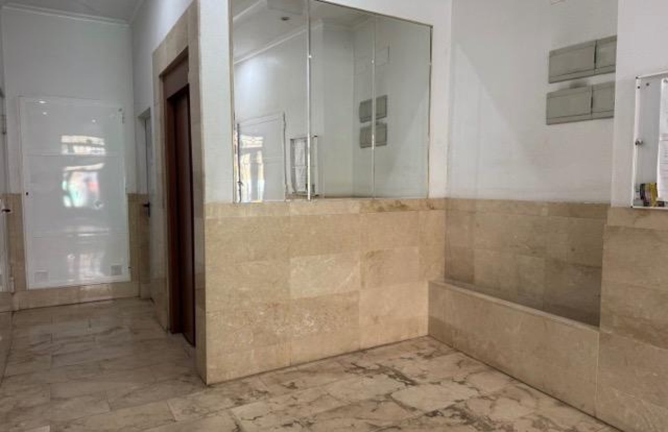 Reventa - Apartamento - Torrevieja - Playa del Cura