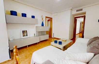 Resale - Piso - Torrevieja - Centro