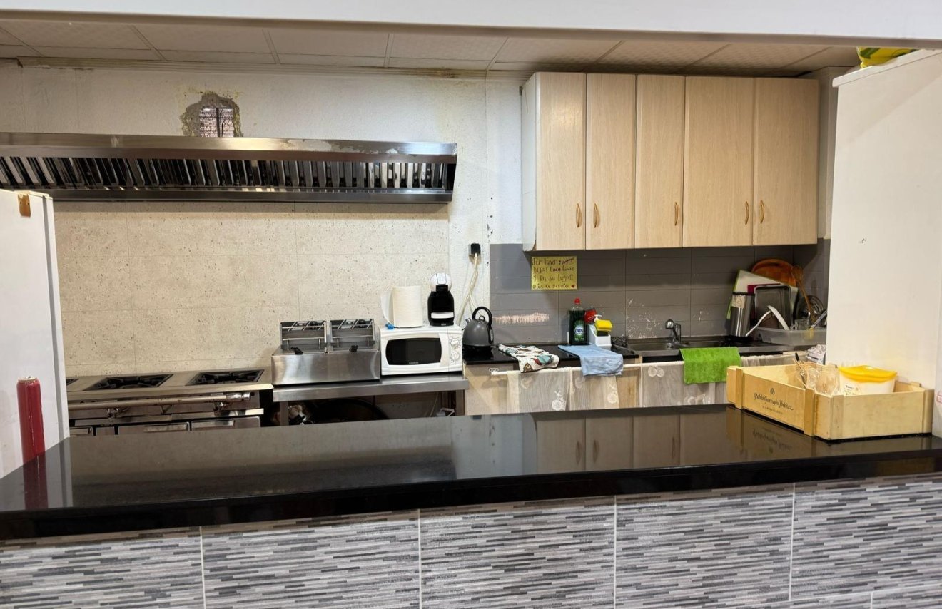 Revente - Local comercial - Torrevieja - Playa de los Locos