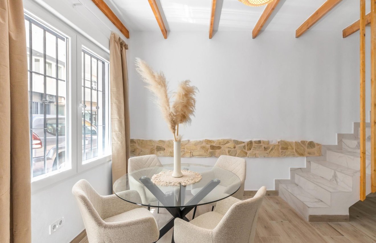 Revente - Casa Tipo Dúplex - Torrevieja - torrevieja