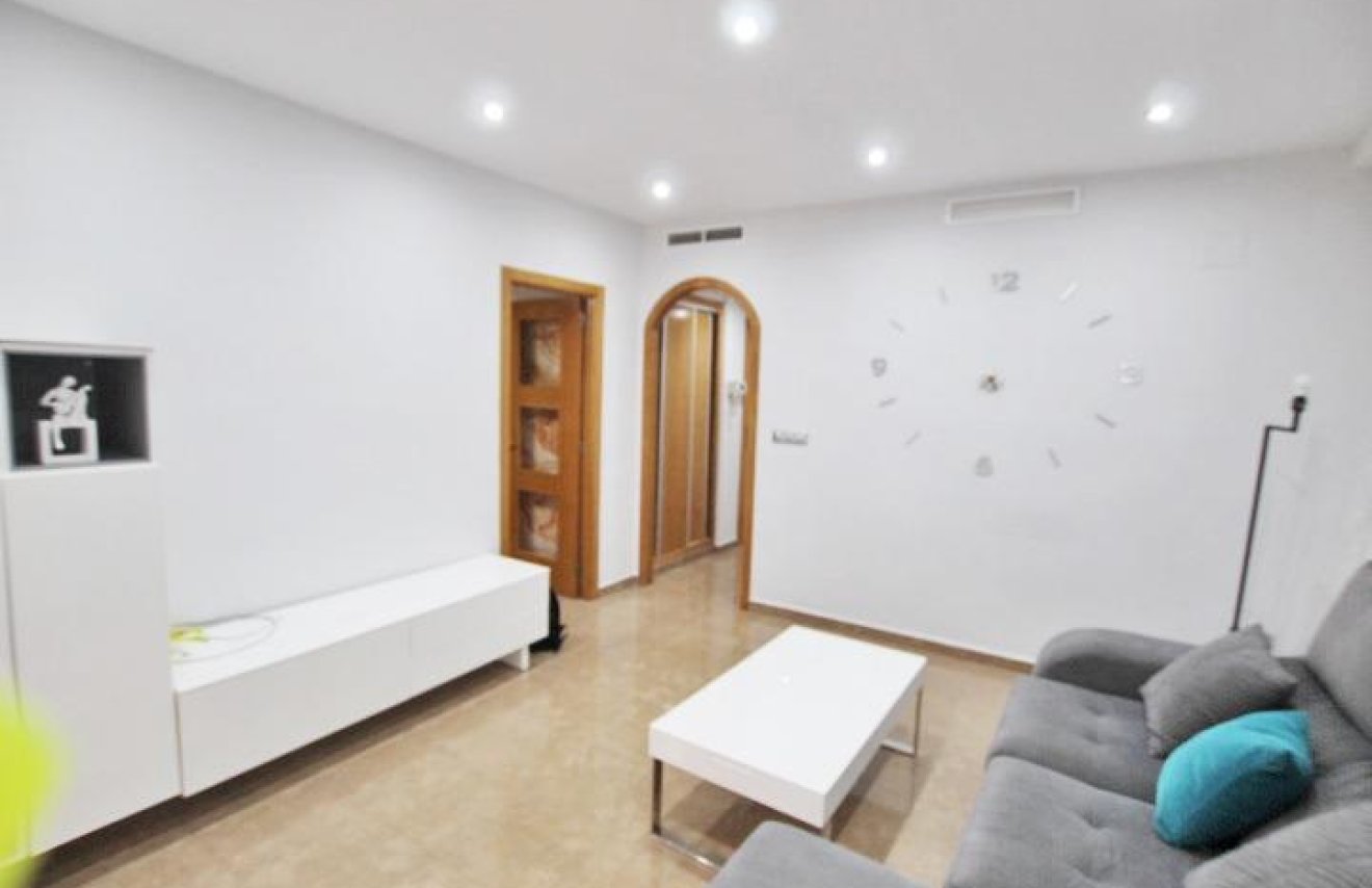 Alquiler a largo plazo - Apartamento - Guardamar del Segura - Pueblo