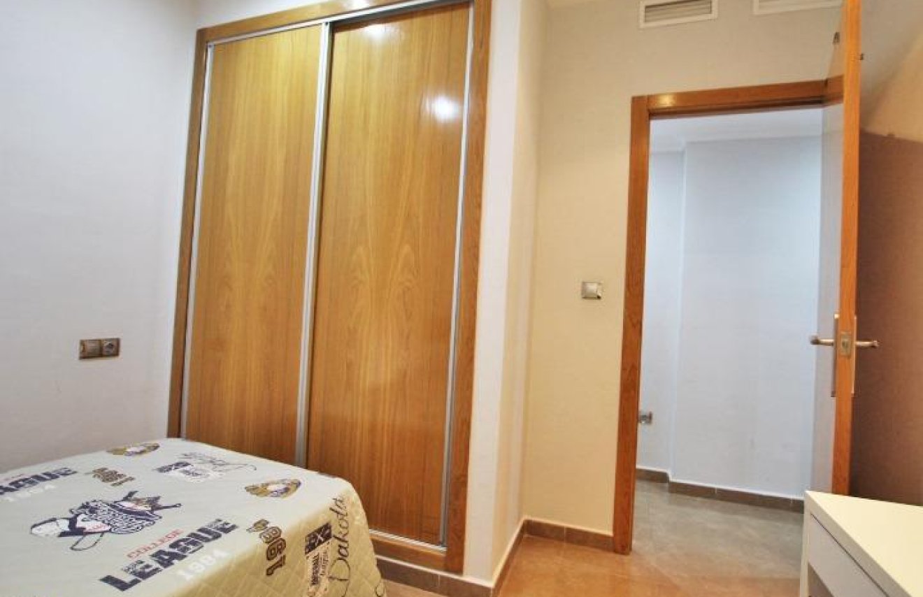 Alquiler a largo plazo - Apartamento - Guardamar del Segura - Pueblo