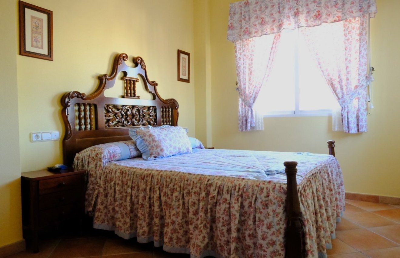 Revente - Chalet - Orihuela - Orihuela Ciudad