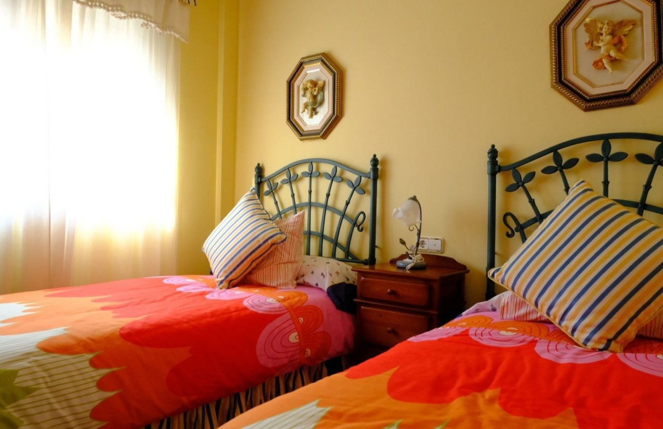 Revente - Chalet - Orihuela - Orihuela Ciudad