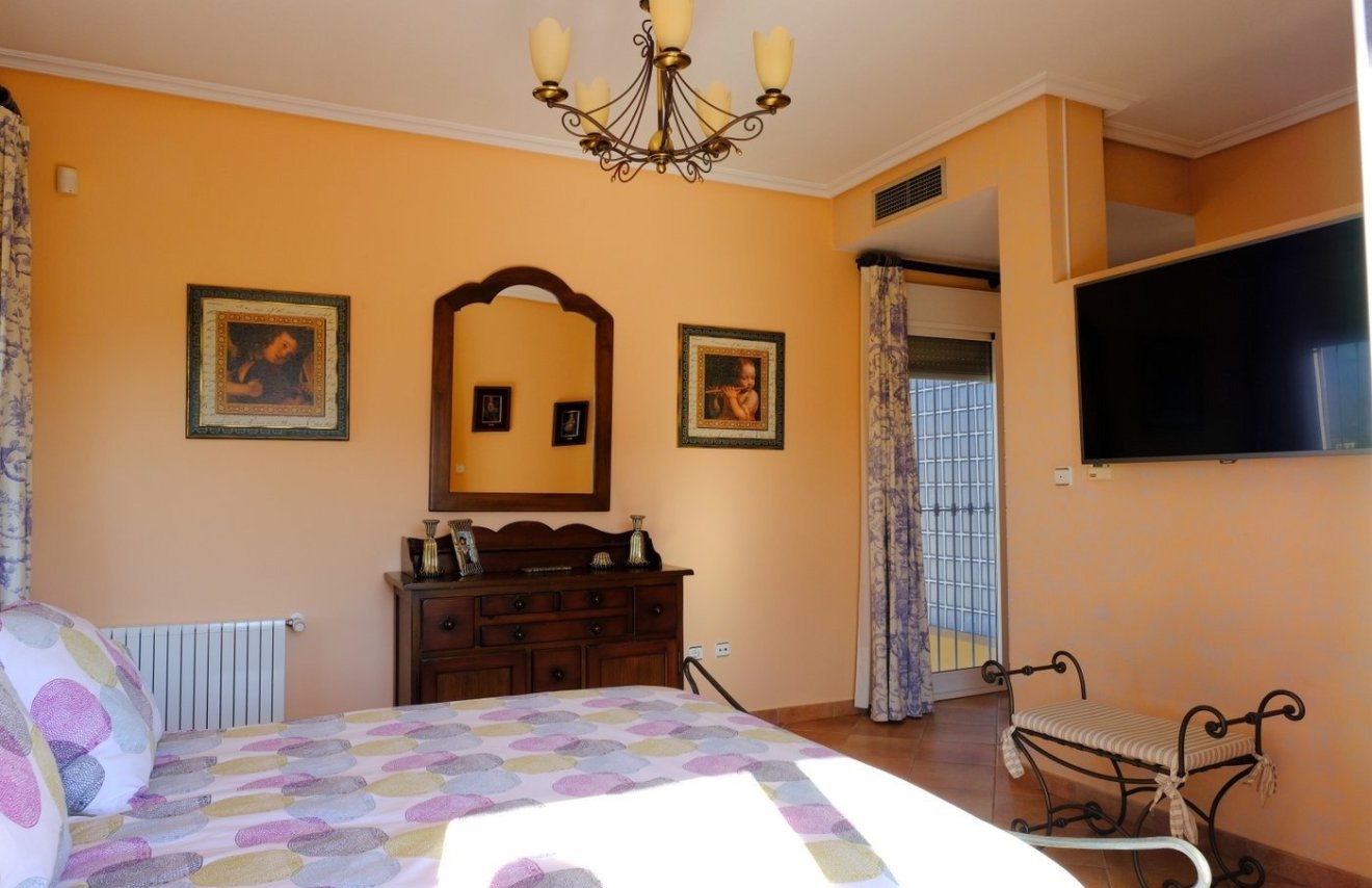 Revente - Chalet - Orihuela - Orihuela Ciudad