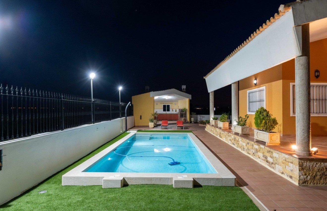 Revente - Chalet - Orihuela - Orihuela Ciudad