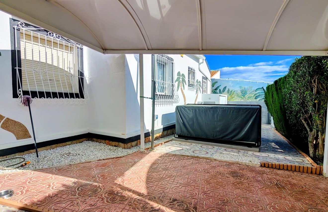 Reventa - Chalet - Orihuela Costa - La Florida