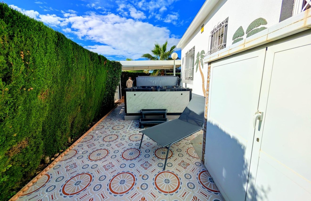Reventa - Chalet - Orihuela Costa - La Florida