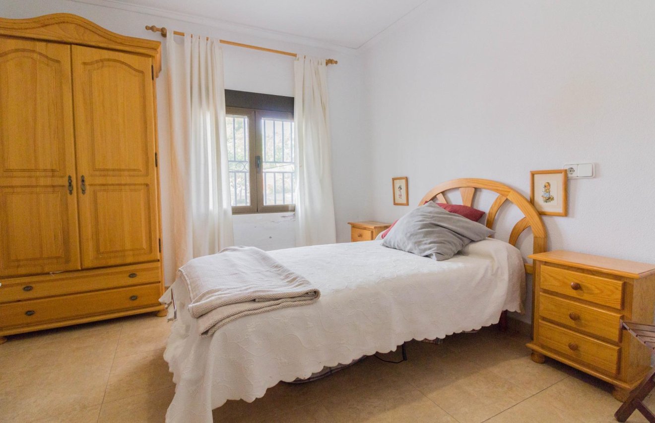 Reventa - Chalet - Redován - BARRIO LOS BENITOS