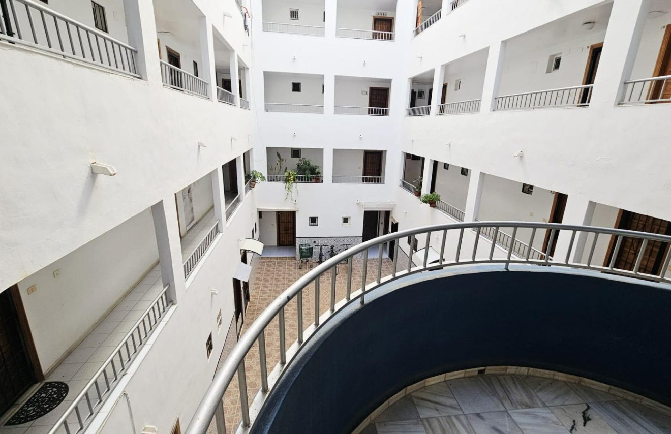 Reventa - Estudio - Torrevieja - Torreblanca