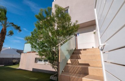 Reventa - Casa Tipo Dúplex - Torrevieja - Aguas Nuevas