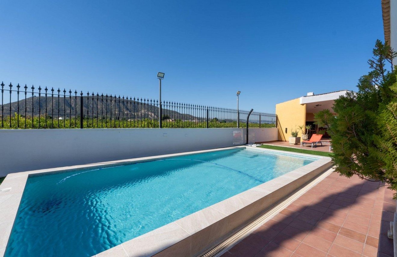 Reventa - Chalet - Orihuela - Orihuela Ciudad