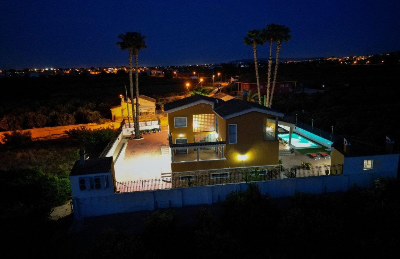 Reventa - Chalet - Orihuela - Orihuela Ciudad