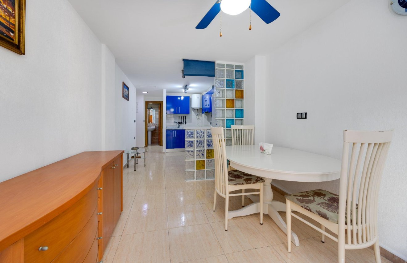 Resale - Apartamento - Torrevieja - Playa del Cura