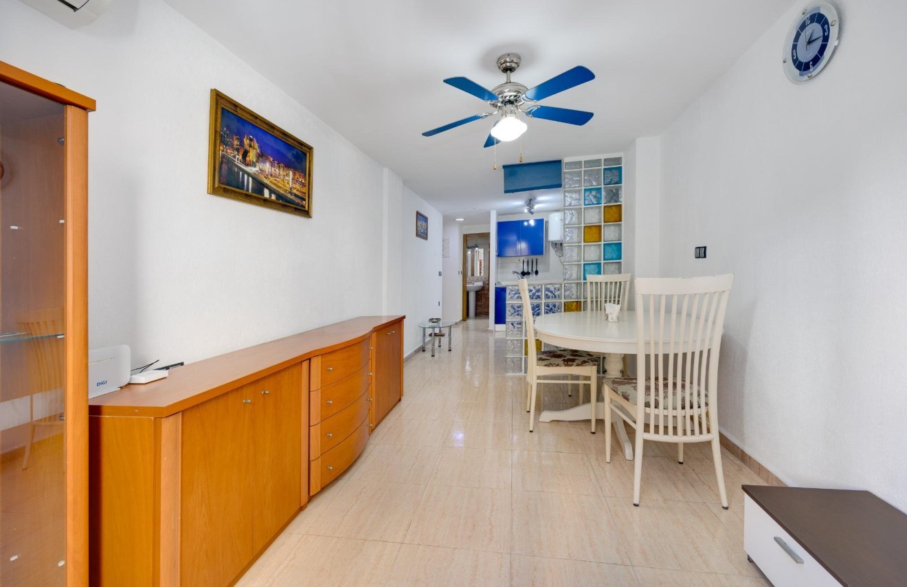 Resale - Apartamento - Torrevieja - Playa del Cura