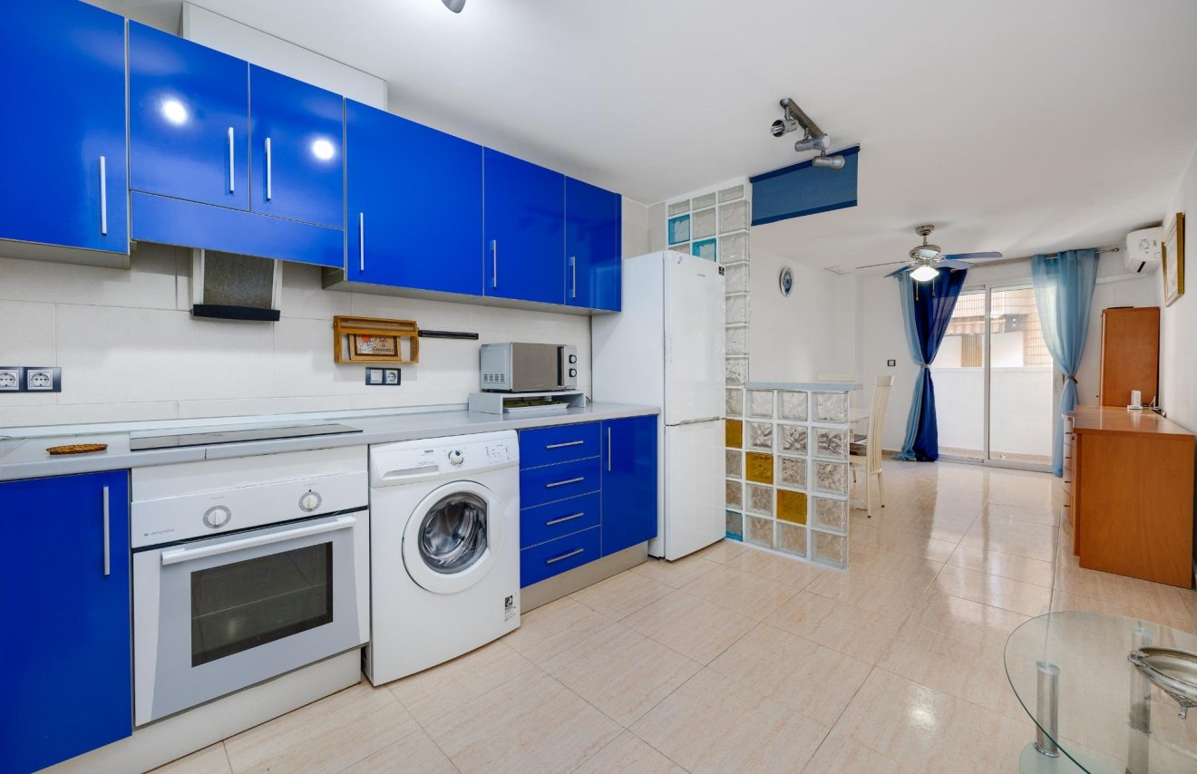 Resale - Apartamento - Torrevieja - Playa del Cura