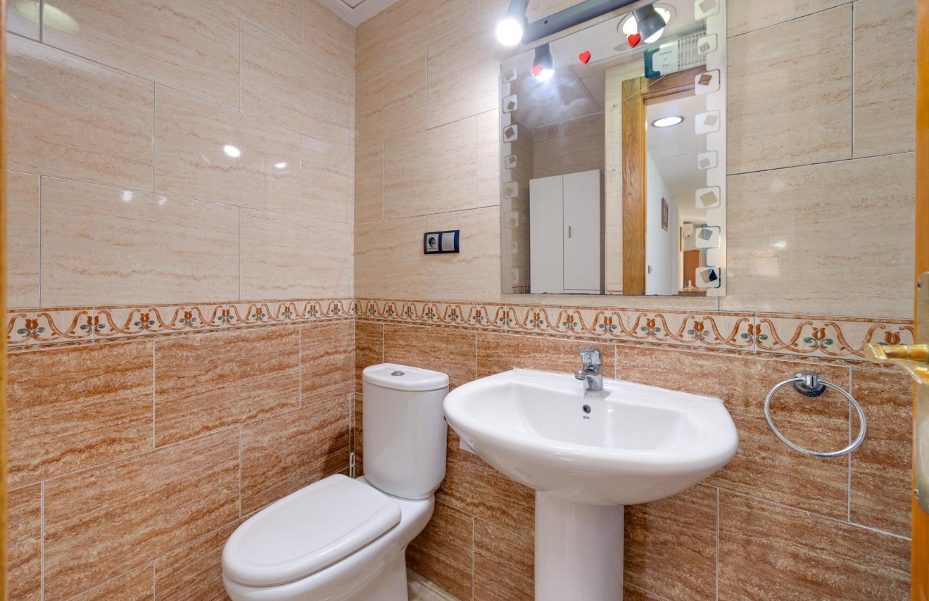 Resale - Apartamento - Torrevieja - Playa del Cura