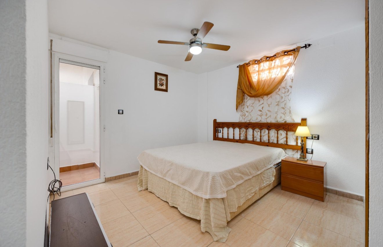 Resale - Apartamento - Torrevieja - Playa del Cura