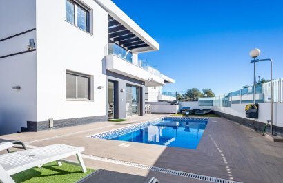Resale - Villa - Orihuela Costa - PAU 8