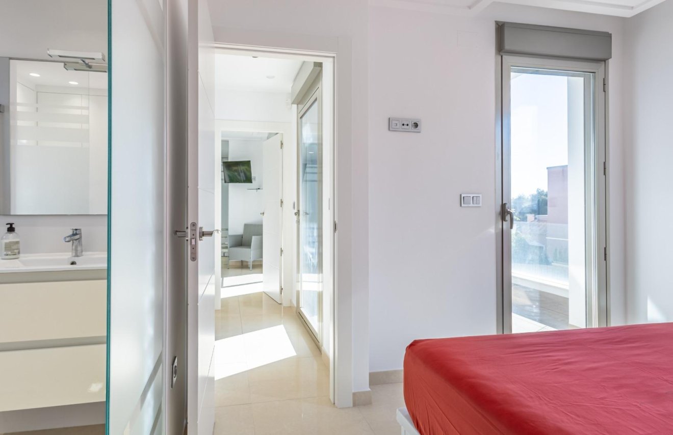 Resale - Villa - Orihuela Costa - PAU 8