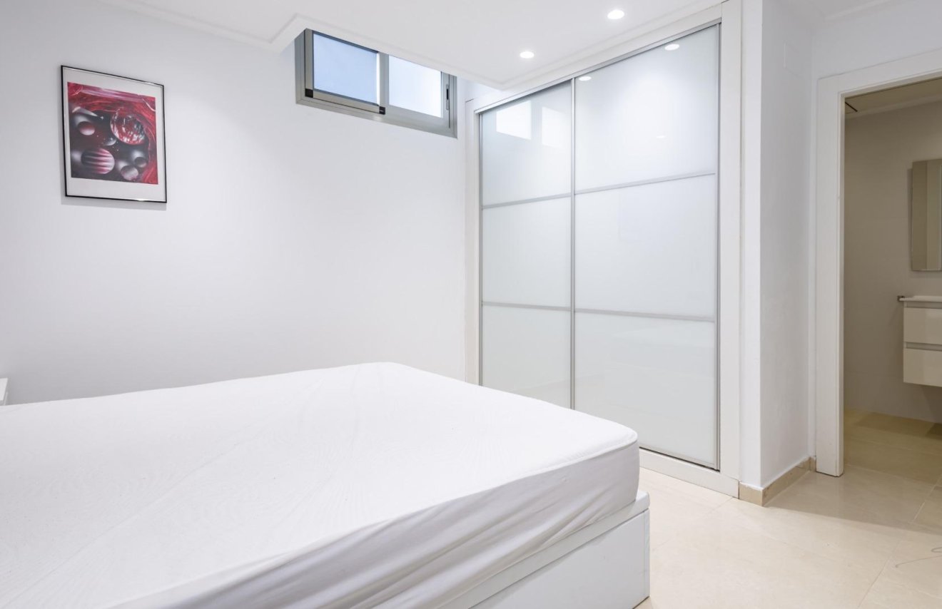 Resale - Villa - Orihuela Costa - PAU 8