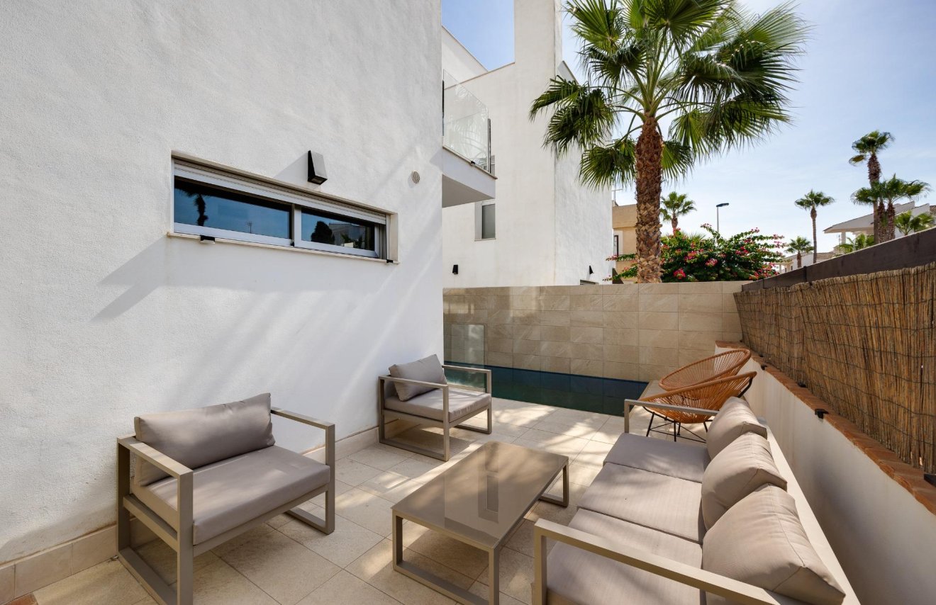 Resale - Chalet - Torrevieja - Los Frutales